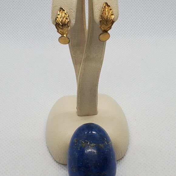 Vintage Gold Leaf Earrings - Picture 2 of 3